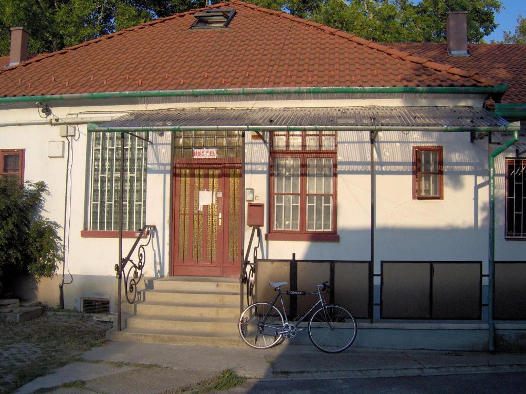 Ifi Hostel Печ Екстериор снимка