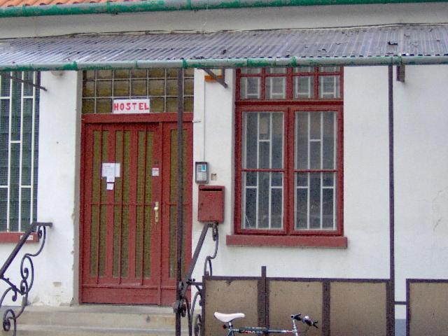 Ifi Hostel Печ Екстериор снимка